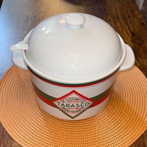 Classic Tabasco Chili Crock Pot/Soup Tureen with Ladle and Lid